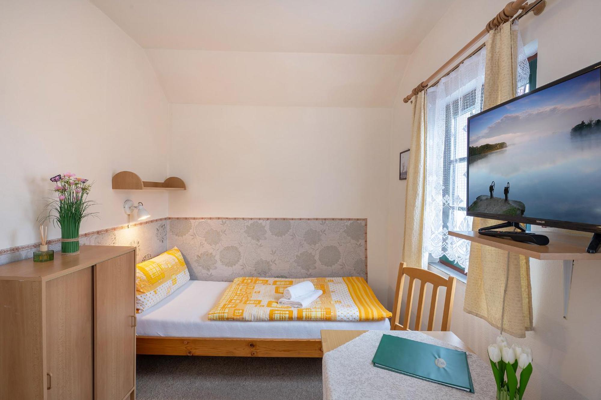 Rodinny Hotel Myslivna เชบอนย์ ภายนอก รูปภาพ
