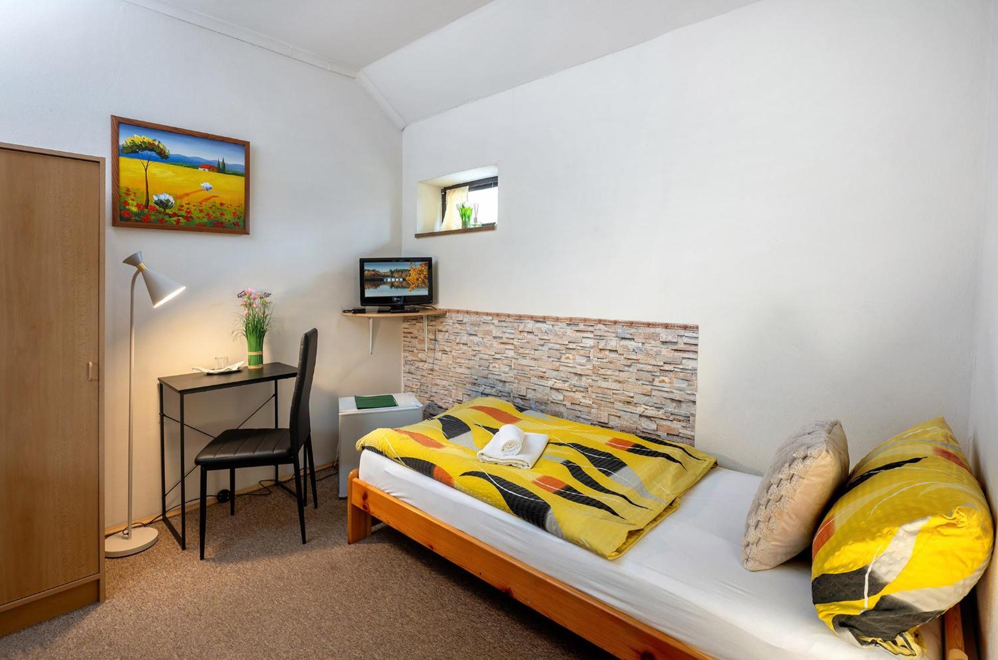 Rodinny Hotel Myslivna เชบอนย์ ภายนอก รูปภาพ
