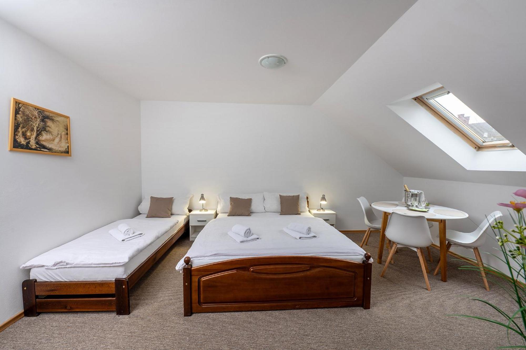 Rodinny Hotel Myslivna เชบอนย์ ภายนอก รูปภาพ