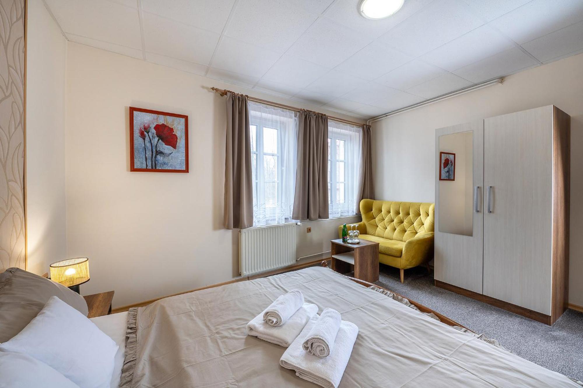 Rodinny Hotel Myslivna เชบอนย์ ภายนอก รูปภาพ
