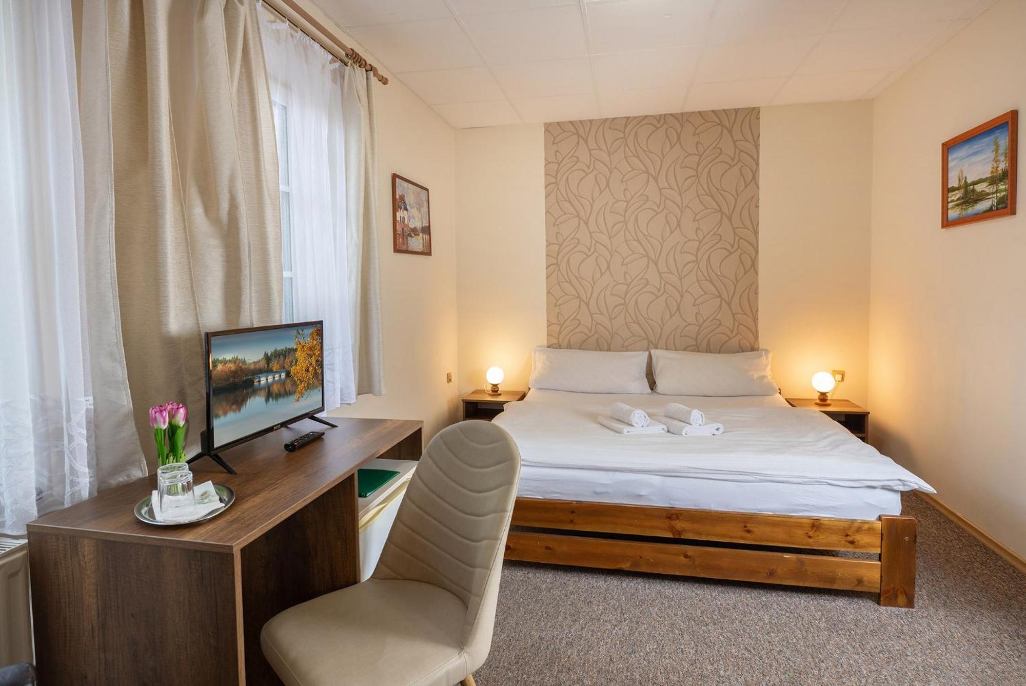 Rodinny Hotel Myslivna เชบอนย์ ภายนอก รูปภาพ